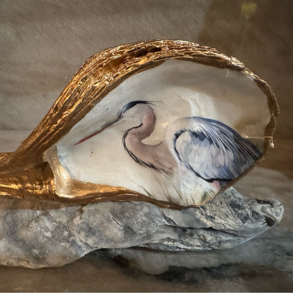 NC Handmade Elegan Heron Oyster Shell Accent